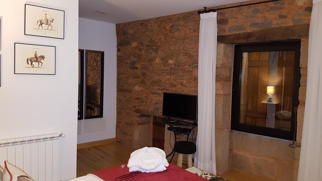 Casa De Baixo - Nature Hotel Alvoco das Várzeas Buitenkant foto